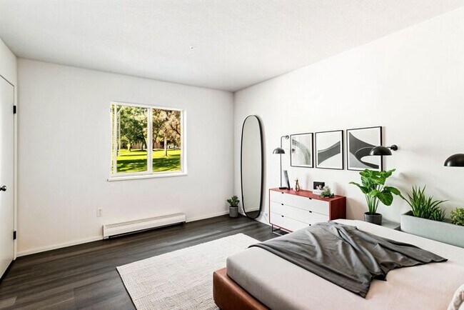 Building Photo - Spacious 2 Bed, 1 Bath Apartment: Ideal for Comfort and Convenience