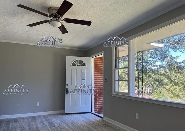 Building Photo - 1154 N Beddingfield Dr