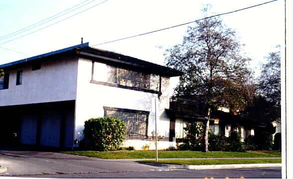 Primary Photo - 2655 E Park Ln