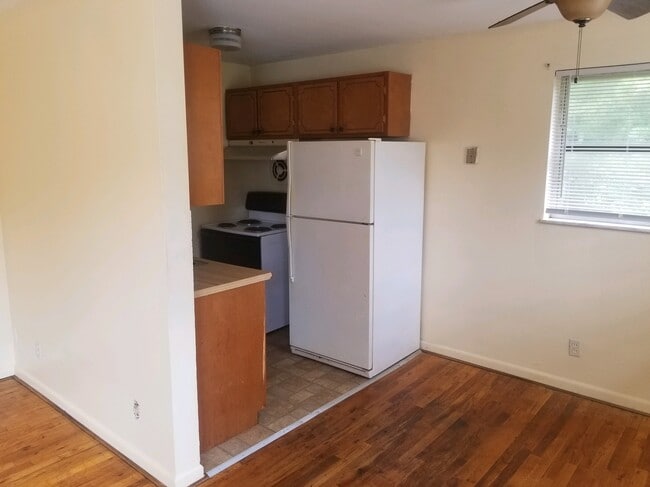Building Photo - 6253 Beechcrest Pl