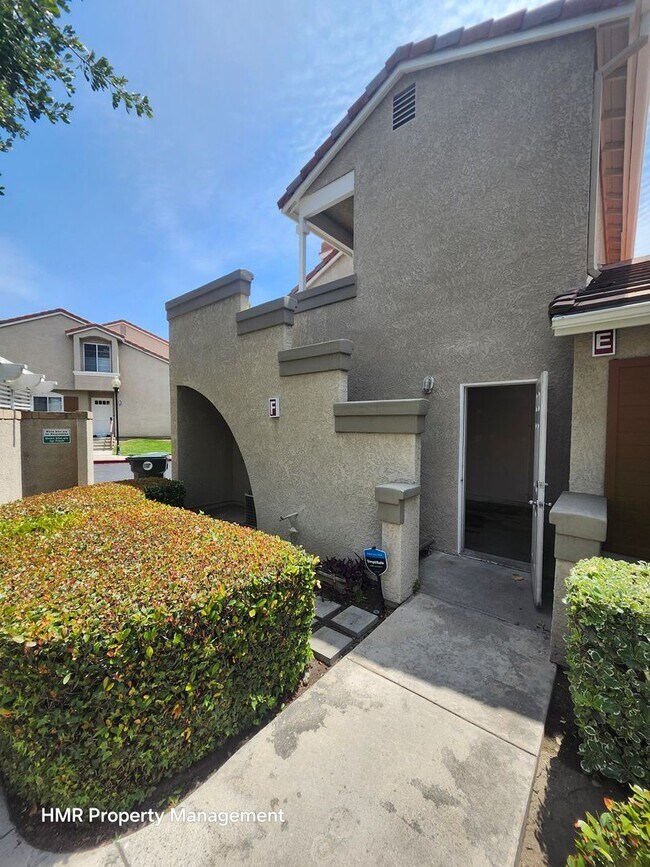 Foto del edificio - Coming Soon: 2beds/2bath Condo near Victoria Gardens!
