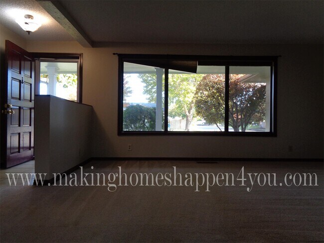 Building Photo - 5521 Kafir Dr NE