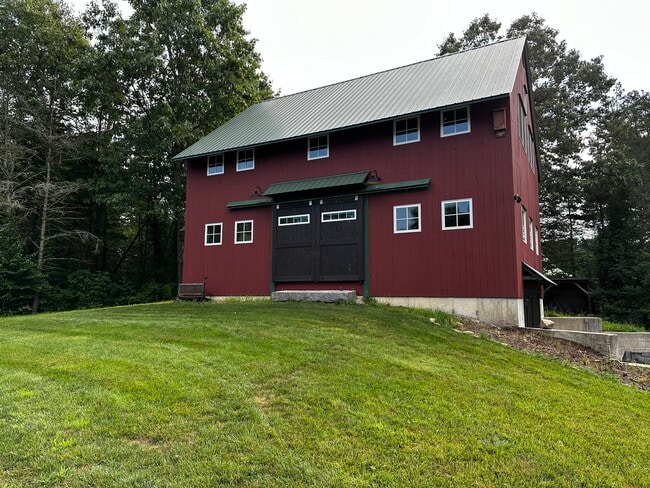 Building Photo - 137 West Rd