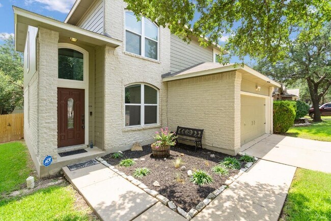 Building Photo - 2704 Greenlee Dr