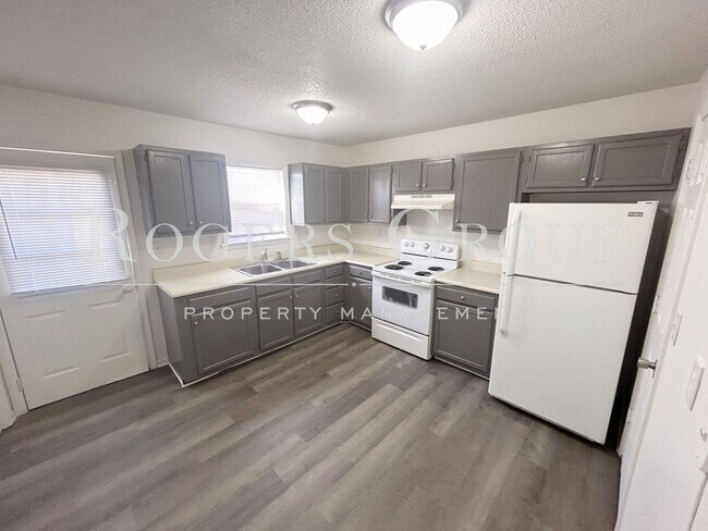 Foto del edificio - #450 - 228-230 Wilmington Ave Duplex