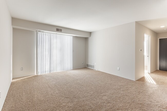 Foto del edificio - Farmington View Apartments - Farmington Hills, MI
