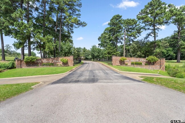 Building Photo - 440 Bunker Dr