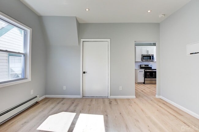 Foto del edificio - 3436-36 Millington Ave