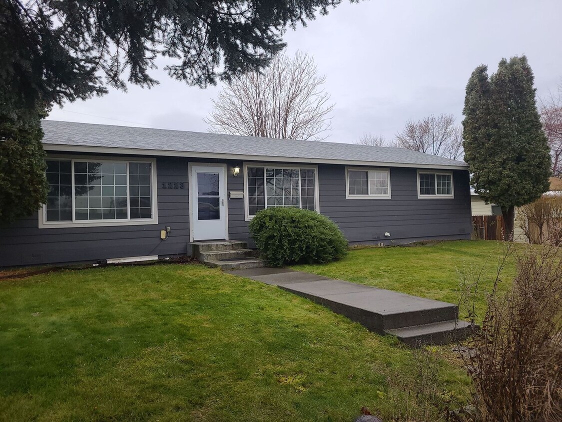 1223 Ashley Way, Moses Lake, WA 98837 House Rental in Moses Lake, WA