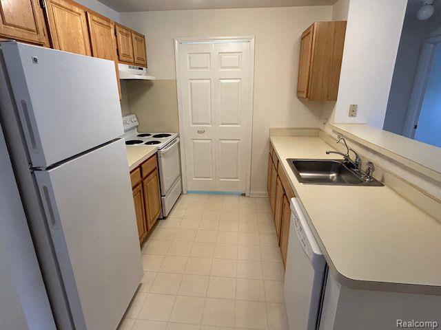 Foto del edificio - 15900 Silver Pkwy