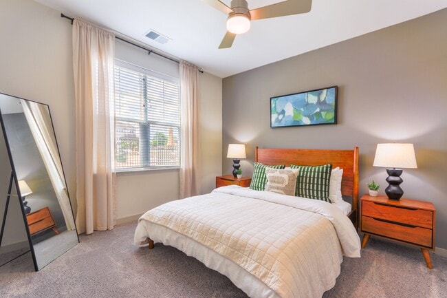 Building Photo - Hawthorne at St. Marks