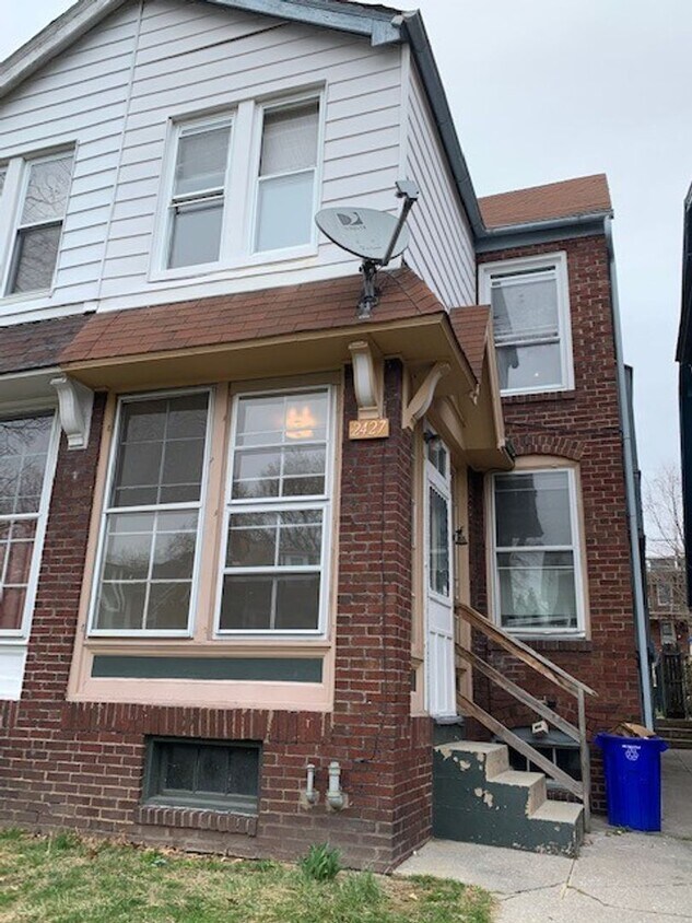 Foto principal - $1,200 Harrisburg 3 bedroom house for rent