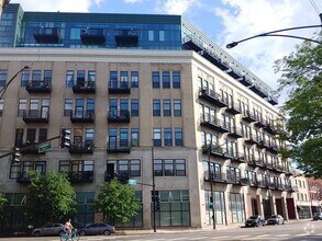 Building Photo - 1645 W Ogden Ave