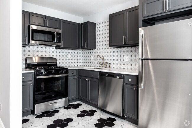 1BR, 1BA - 605SF - The Holmes