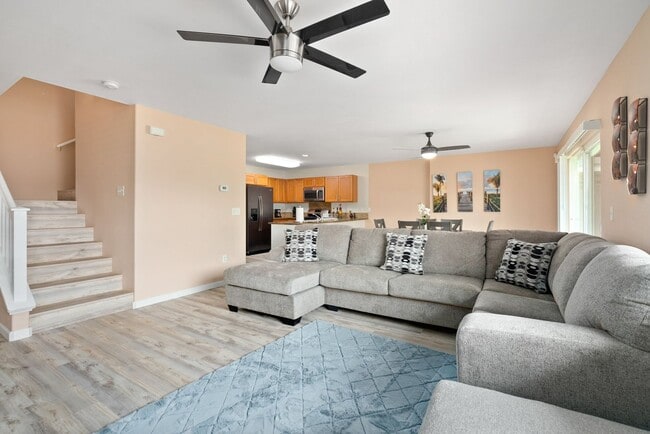 Building Photo - Welcome to this bright and inviting 3 bedroom