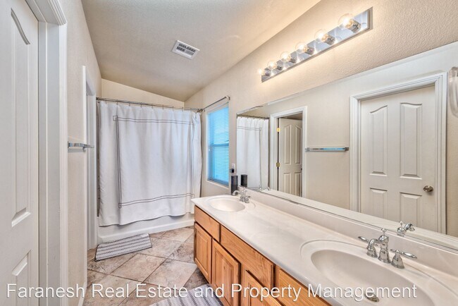 Building Photo - 2 br, 2 bath House - 8628 Tom Noon Ave #101