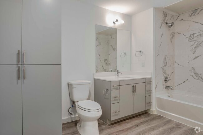 1BR,1BA - 715SF - Bathroom - Rawlins Street Flats