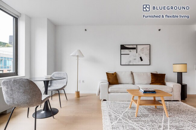 Foto del edificio - 535 W 23rd St