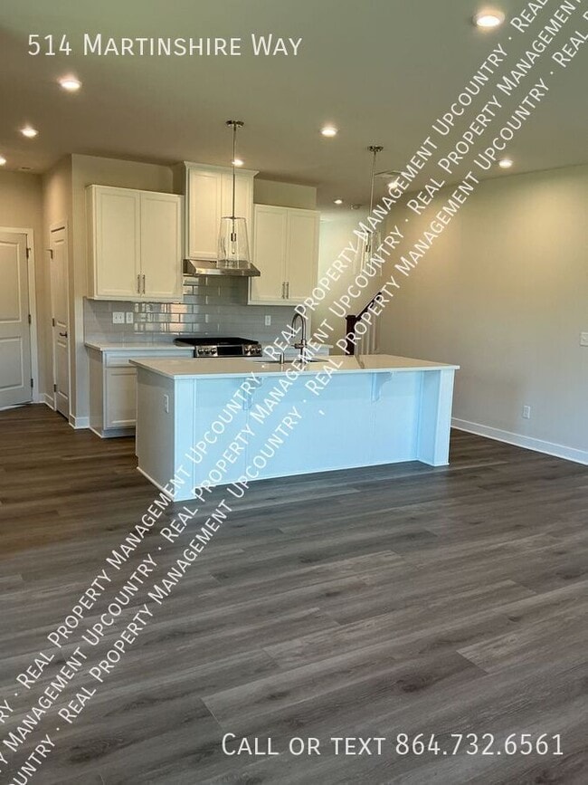 Building Photo - 514 Martinshire Way