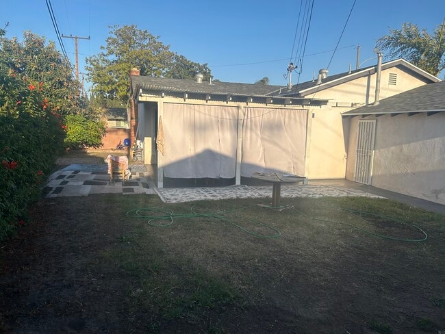 Building Photo - 833 S Westvale Dr