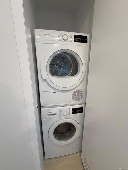 Building Photo - 33-71 Prince Street Unit 6L