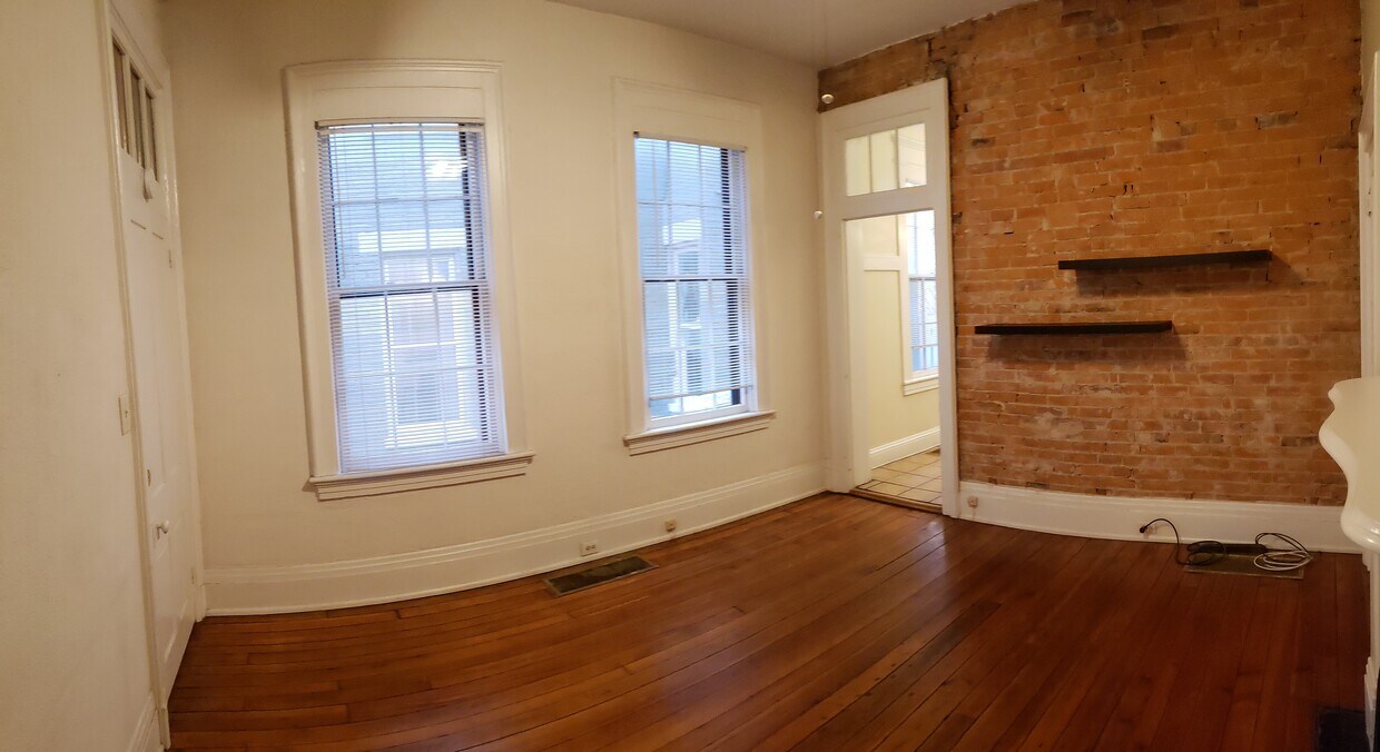 Primary Photo - 211 Covington Ave