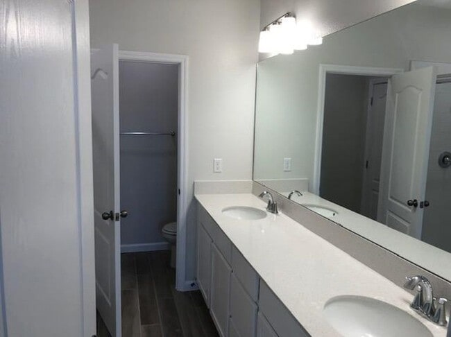 Building Photo - 4706 New Orleans Cv