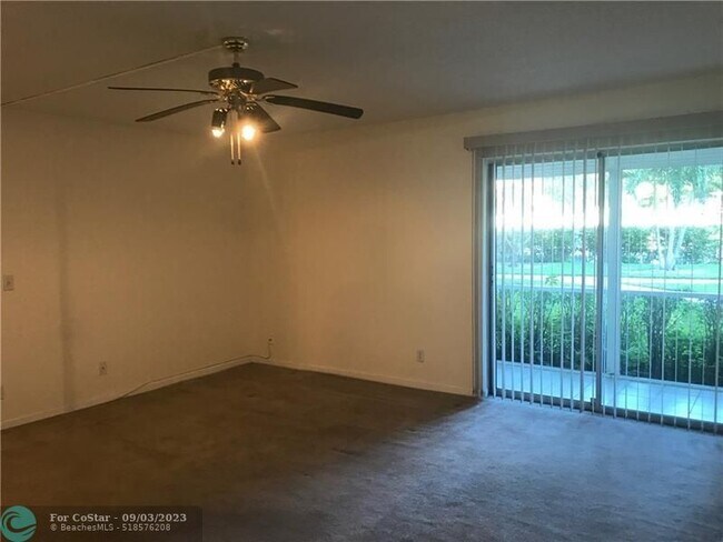 Foto del edificio - 22765 SW 66th Ave