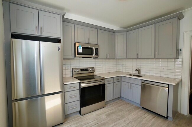 Foto del edificio - 444 Gregory Ave