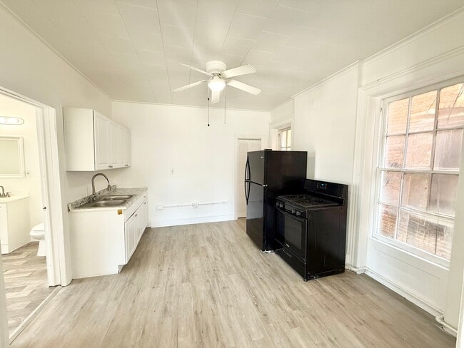 Foto del edificio - 73 Saratoga Ave