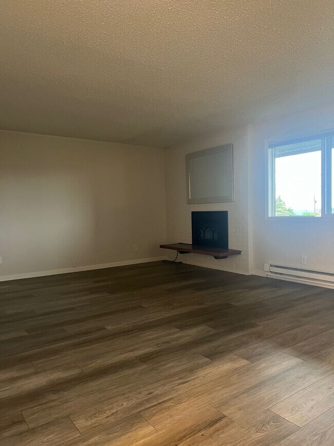 Foto del edificio - Beautiful 2 Bed 2 Bath Condo in Tacoma! 55...