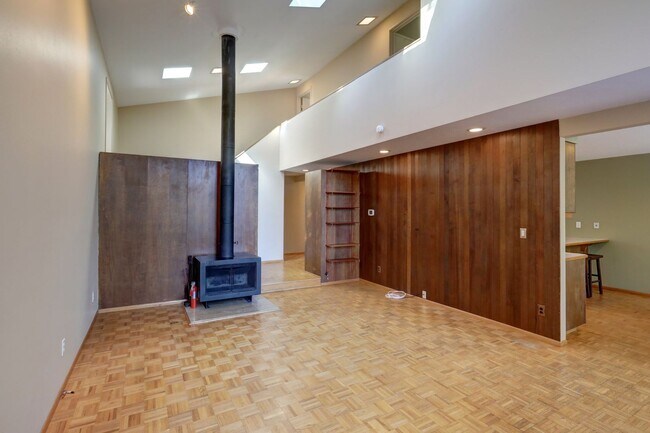 Foto del edificio - Bright, Spacious 3 Bedroom Home Rambler in...