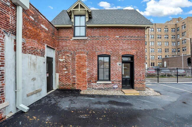 Building Photo - 106 Puryear St