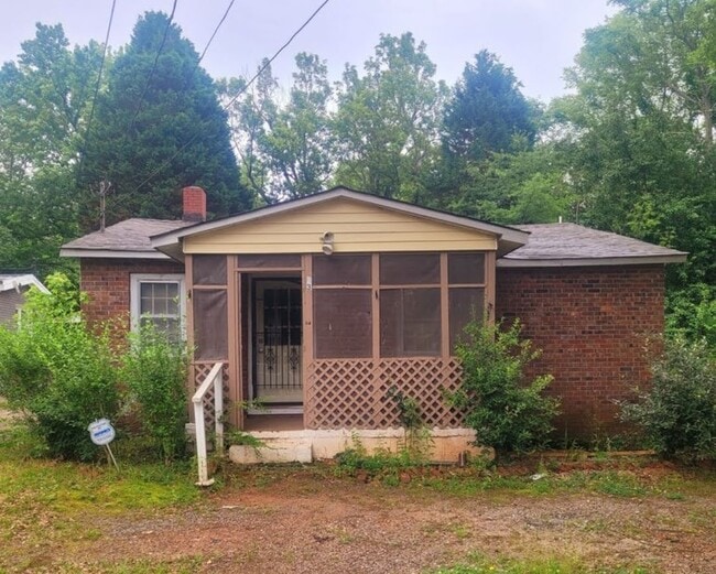 Building Photo - 43 Domineck St