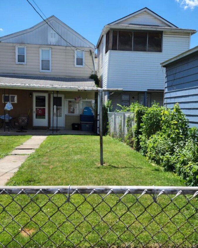 Primary Photo - 135 4th St