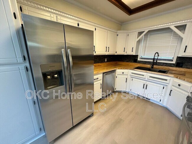 Foto del edificio - 7908 Harvest Hills Rd