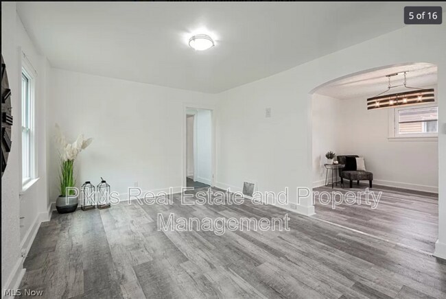 Foto del edificio - 1033 Chandler Ave