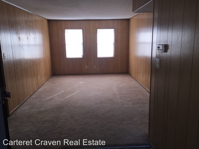Building Photo - 210 Shipman Rd