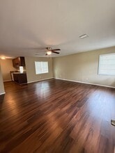 Building Photo - 640 E Bolivar St