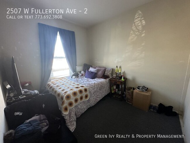 Building Photo - Awesome, Logan Square 4 Bed w/  Laundry In...