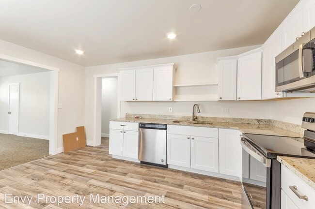 Building Photo - 5 br, 2.5 bath House - 674 9th st