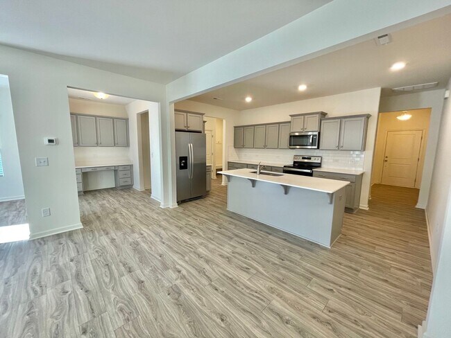 Building Photo - 104 Lorcan Ln