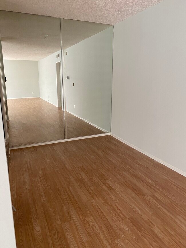 Foto del edificio - 5354 Lindley Ave