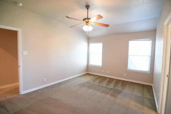 Foto del edificio - 10012 Sunny Side Ln