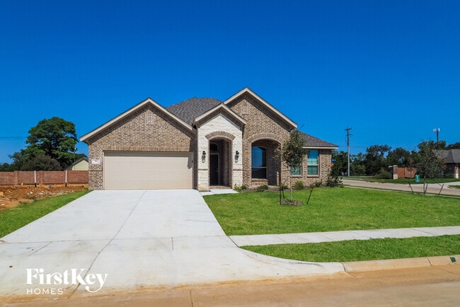 Building Photo - 704 Liberty Dr