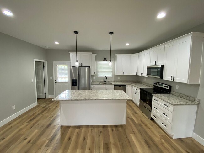 Foto del edificio - 6 Glenwood School Rd NE