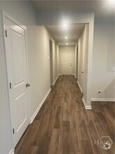 Building Photo - 131 Shade Tree Dr