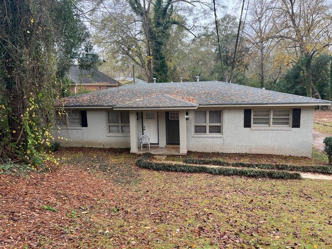 Primary Photo - 303 Springdale Dr