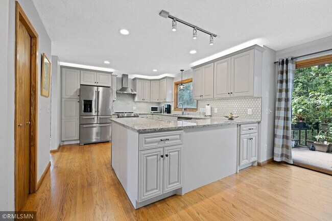 Building Photo - 6868 Stonewood Ct