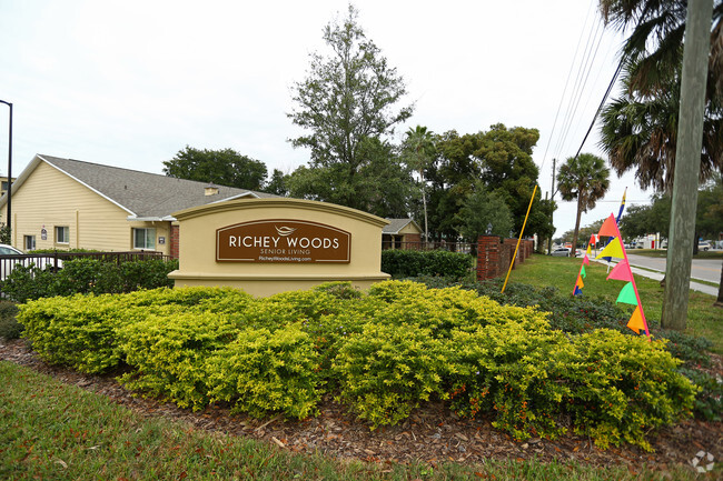 Foto del edificio - Richey Woods Senior Living